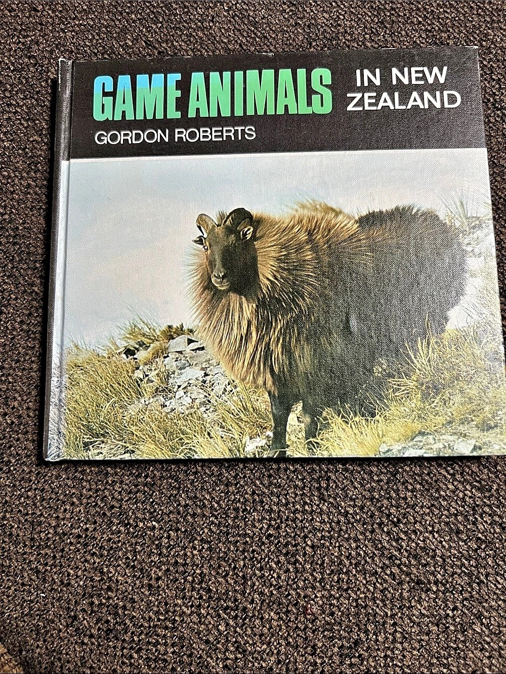 AH & AW Reed Game Animals in New Zealand Wildlife Photography Book
